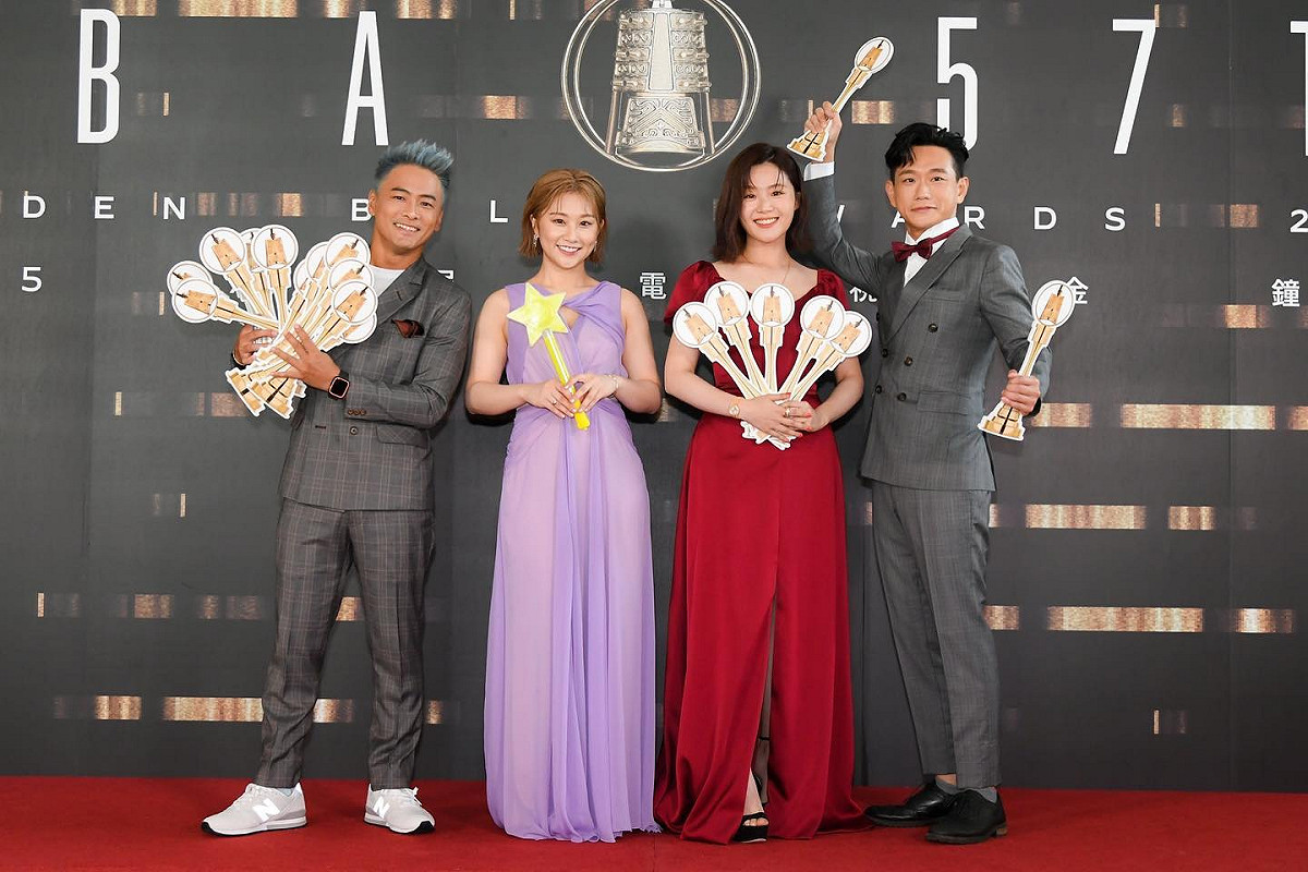 4人都是首度接下金鐘紅毯主持，楊小黎(右2)、陳家逵(右1)擔任戲劇類紅毯主持人。 圖：翻攝自臉書/廣播電視金鐘獎 Golden Bell Awards