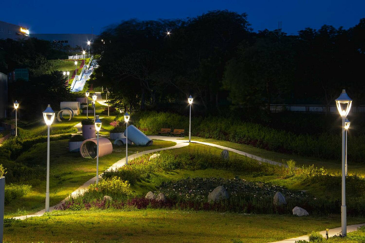 五股夏綠地改善後的新冪境綠地公園。 圖：新北市城鄉局提供