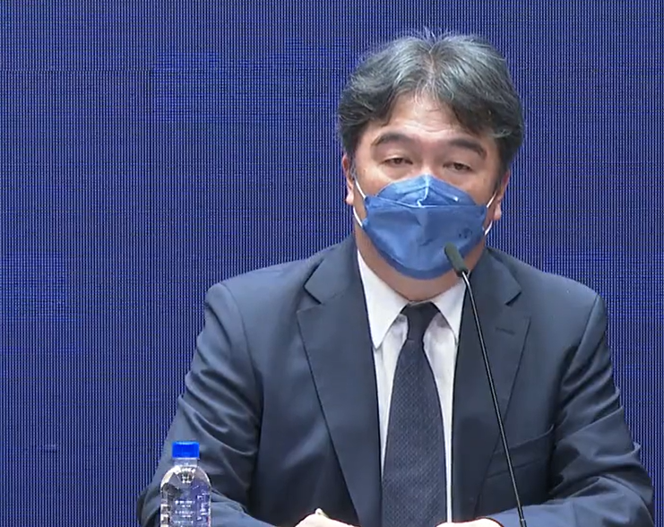 中央流行疫情指揮中心指揮官王必勝。 圖：翻攝自行政院會後記者會直播