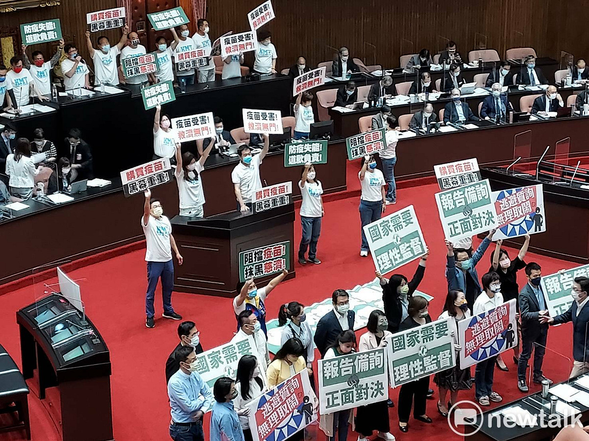 國民黨立委上午杯葛議事，與綠委隔空叫陣。 圖:陳佩君/攝