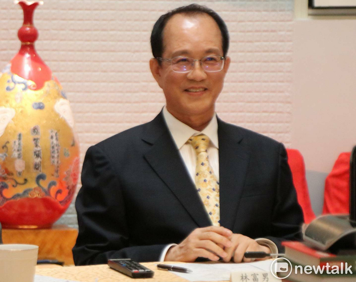 南台灣觀光產業聯盟總召林富男上建言書。 圖：孫家銘攝