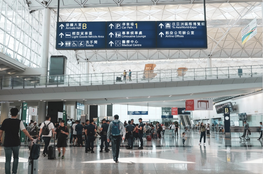 香港開國門，欲重返競爭重回閃亮的國際金融中心。 圖 : 翻攝自香港入境事務處