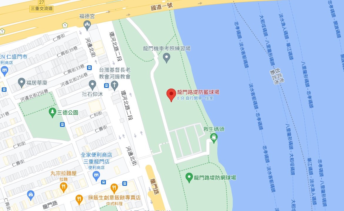三重龍門路堤防籃球場將進行地坪整修。 圖：新北市高灘處提供