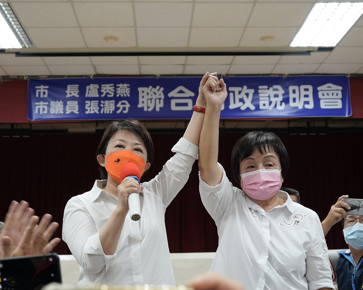盧秀燕參加與張瀞分聯合政見說明會，特別強調「年齡是守護豐原的紀錄，爭取建設是問政能力表現」。 盧秀燕競選總部/提供