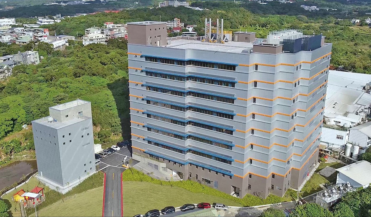 新北招商一條龍協助業者排除投資障礙，康舒科技淡水新廠「強仕樓」9月19日啟用，全案投資32.5億元，落實在地投資。 圖：新北市經發局/提供