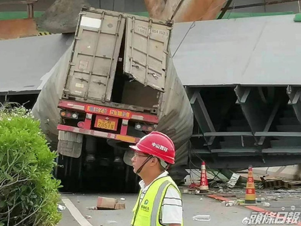 江門外海往返中山路段西江大橋，發生坍塌事故 圖:翻攝自頭條日報