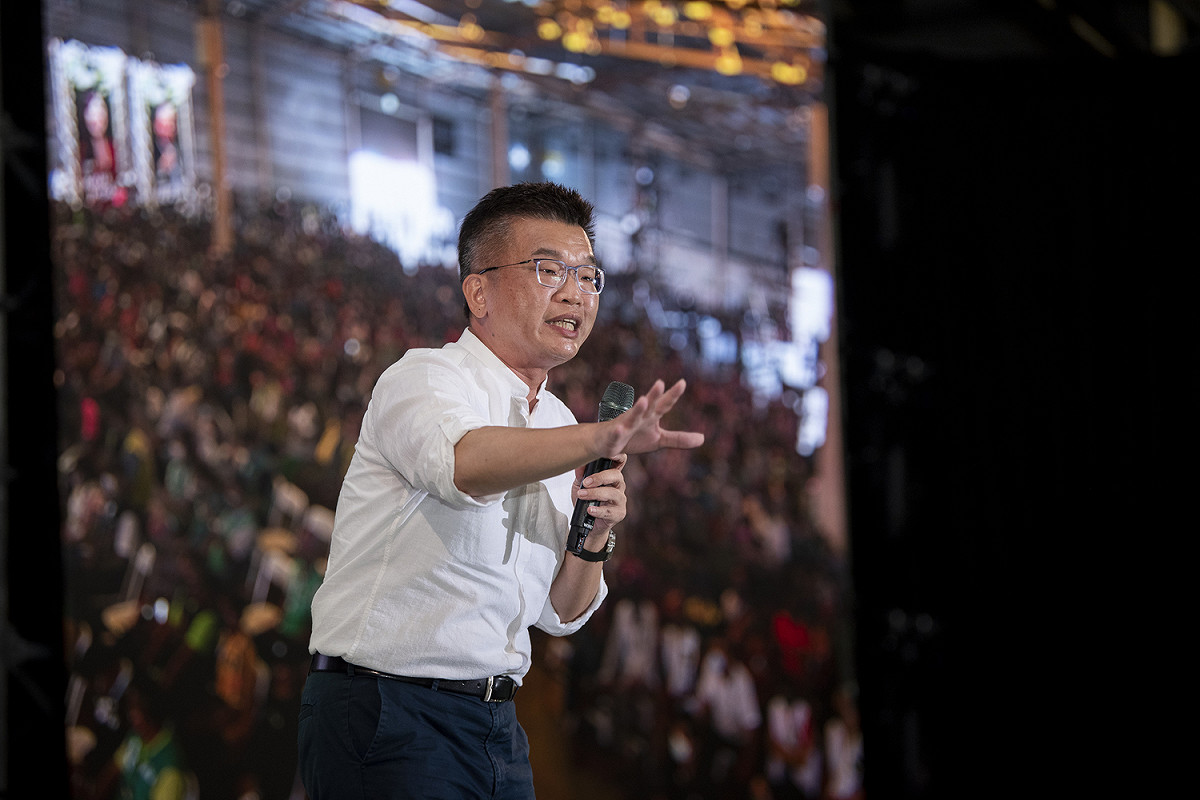 蔡其昌強調自己「白天晚上站著坐著都要講」，絕不是要模仿蘇貞昌。 圖 : 民進黨/提供