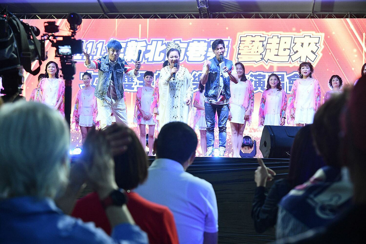 「巷弄藝起來」巡演走遍29區，超過200場巡演、85萬人次參加，深受市民朋友喜愛。 圖：新北市新聞局提供