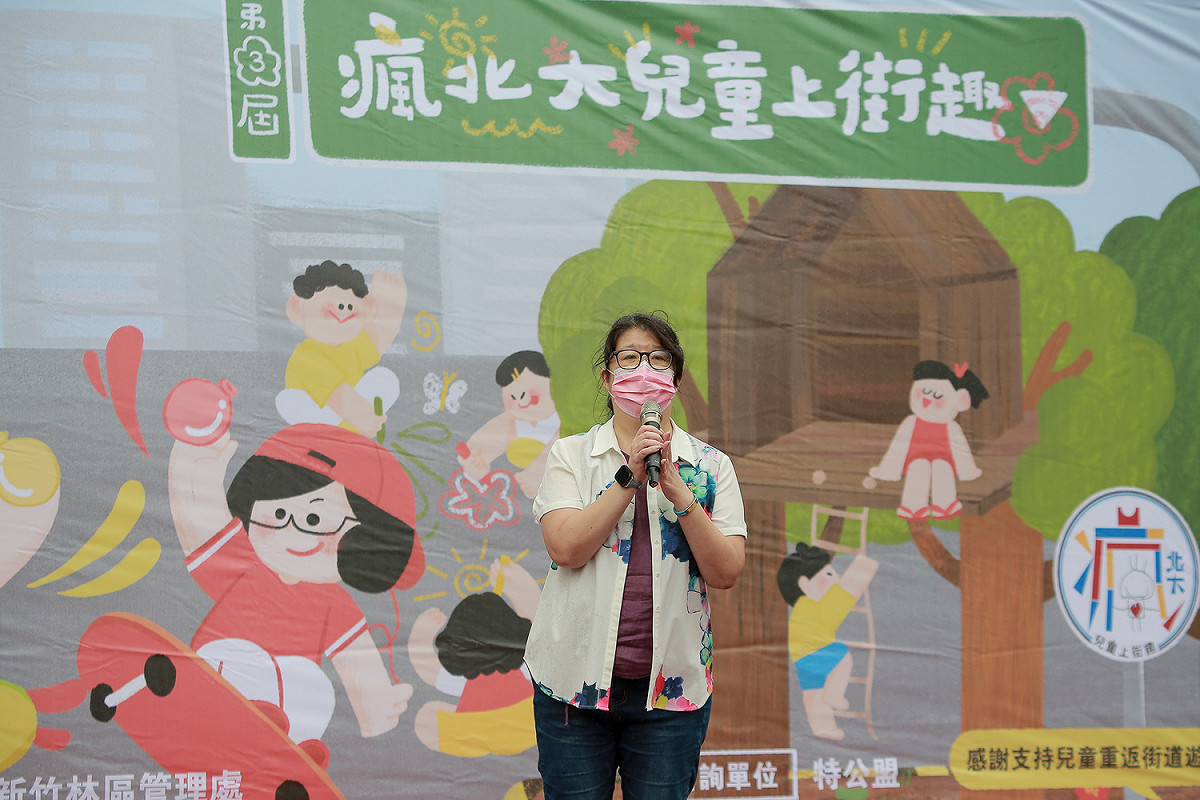 經發局專委林芳良表示「新北市群眾募資輔導計畫」自109年開辦至今共募集37組不同領域創意提案，讓好創意都在群眾力量的支持下讓創意具現化。 圖：新北市經發局提供