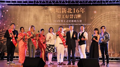 「移工之星組」決賽8名頒獎合影。 圖：新北市勞工局提供