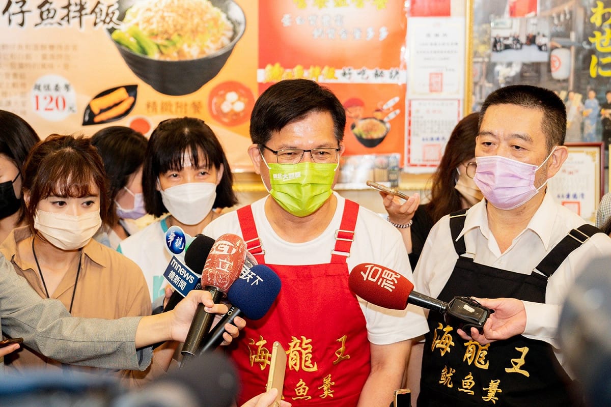 林佳龍今（26）日表示，侯友宜陣營應說清楚，為什麼偽造聲明，因這可能涉及刑責，而非單純的「各說各話」問題。 圖：林佳龍競辦提供
