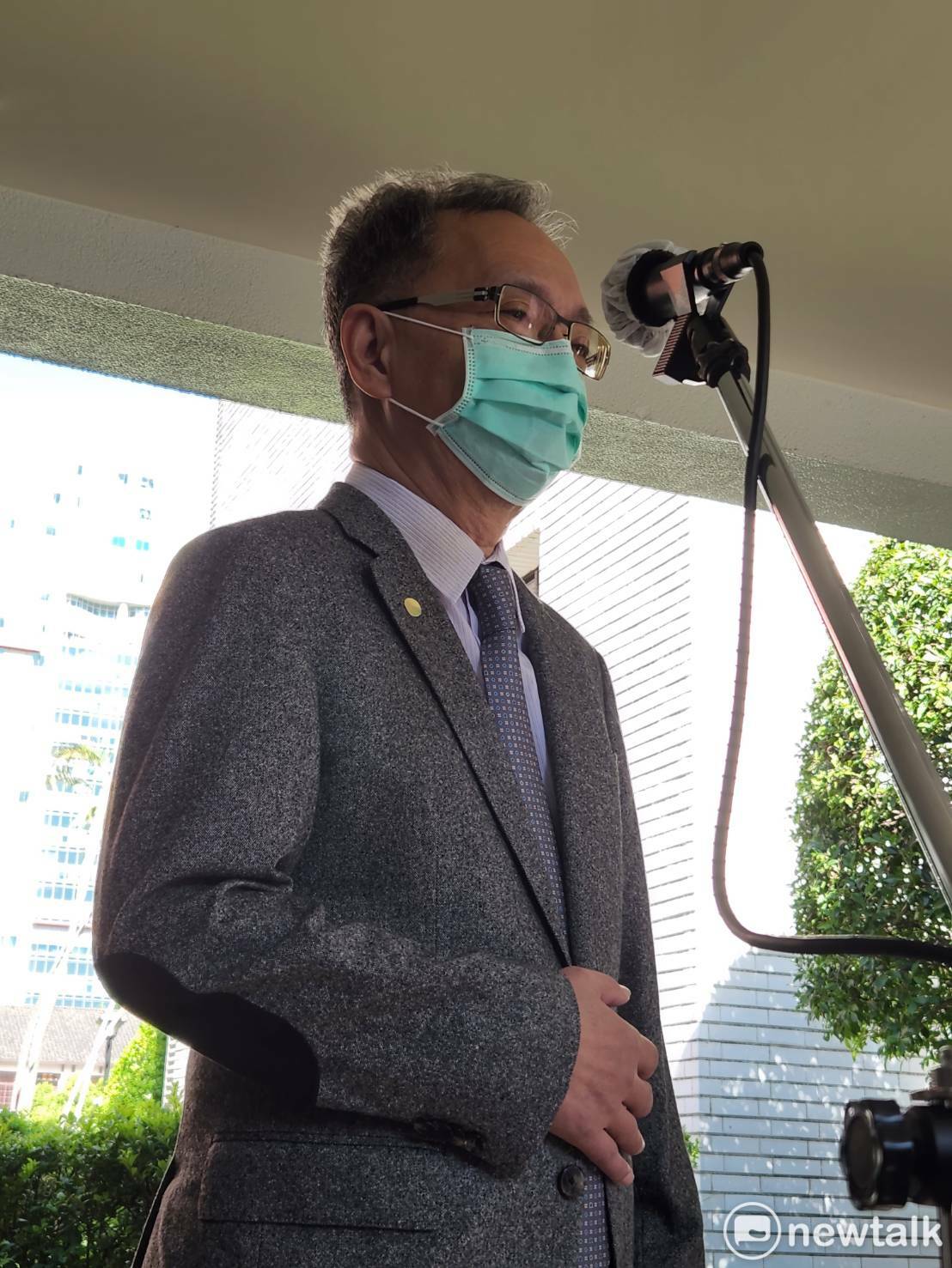 衛福部長薛瑞元上午接受媒體訪問。 圖：黃建豪／攝