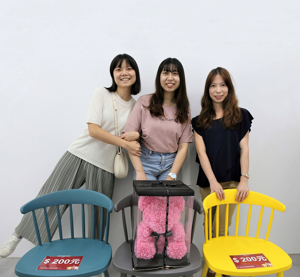 歡迎學生們呼朋引伴前往位於新店的「新北市再生家具展售中心」參觀選購。 圖：新北市環保局提供
