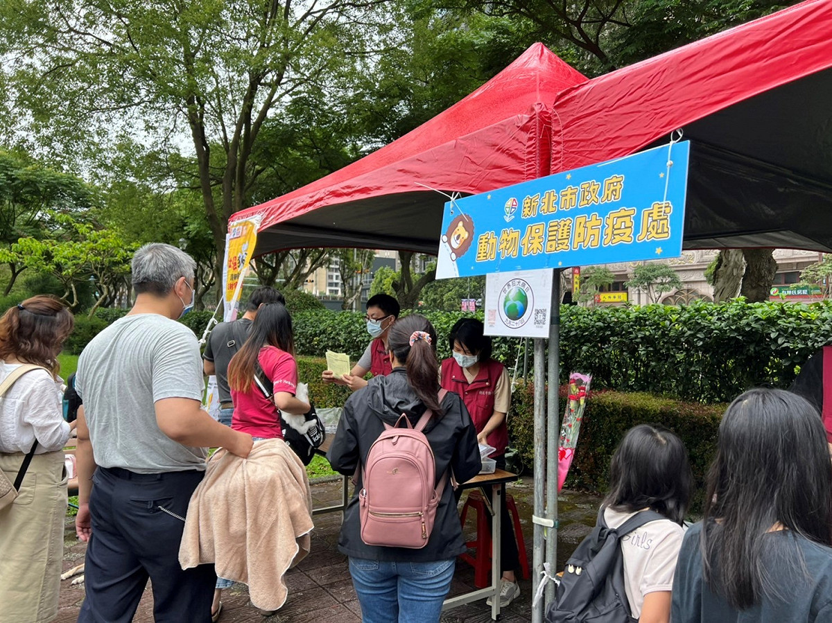 111年林口區狂犬病疫苗巡迴注射。 圖：新北市動保處提供