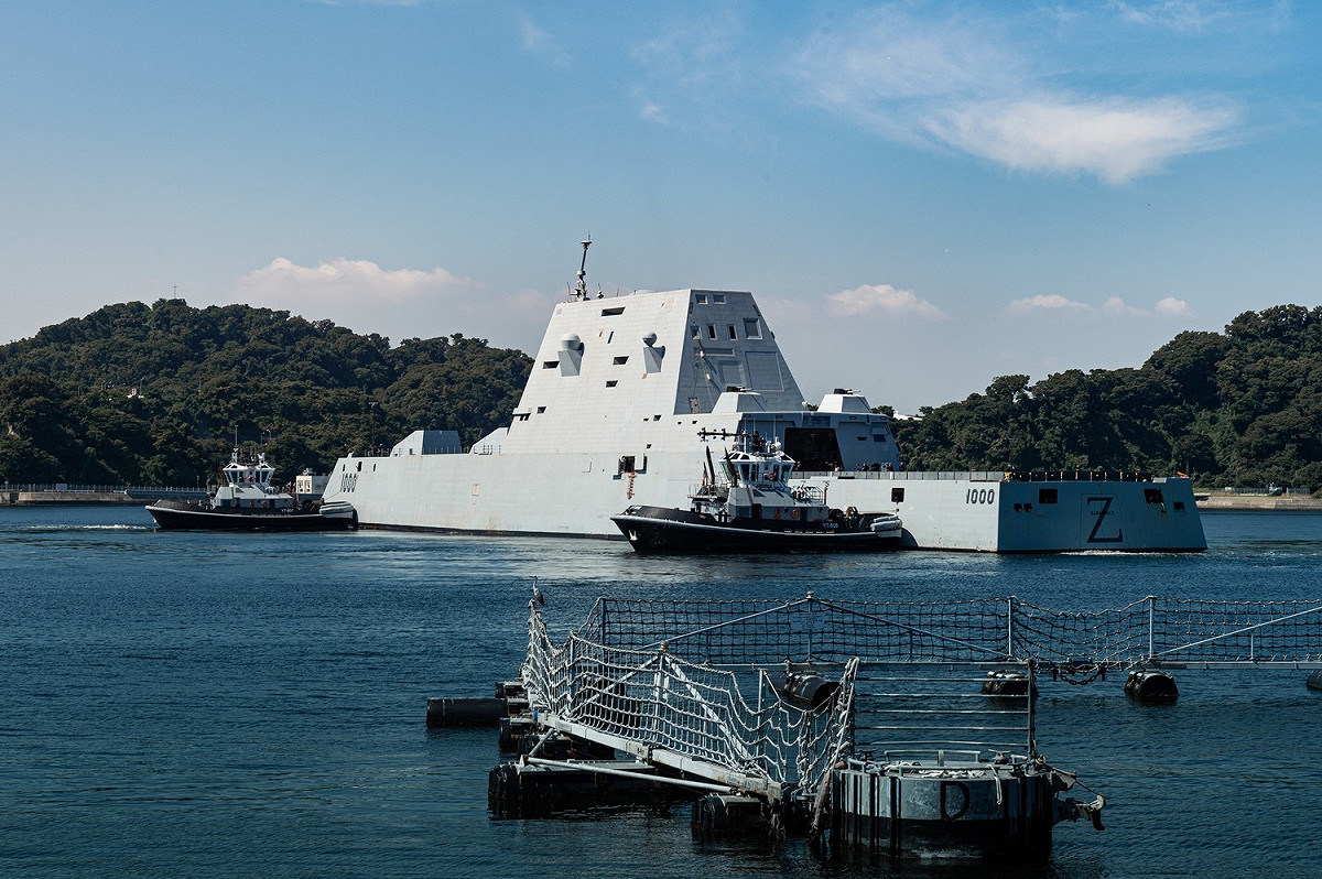 美國海軍「朱瓦特級」驅逐艦首艦「朱瓦特號(DDG-1000)」。 圖:翻攝自臉書Commander Fleet Activities Yokosuka