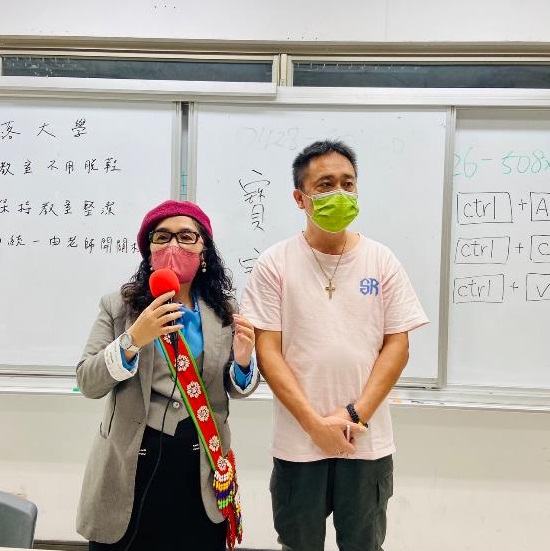 首堂課安排自我介紹，也各自分享未來想錄製的節目方向。 圖：新北市原民局提供