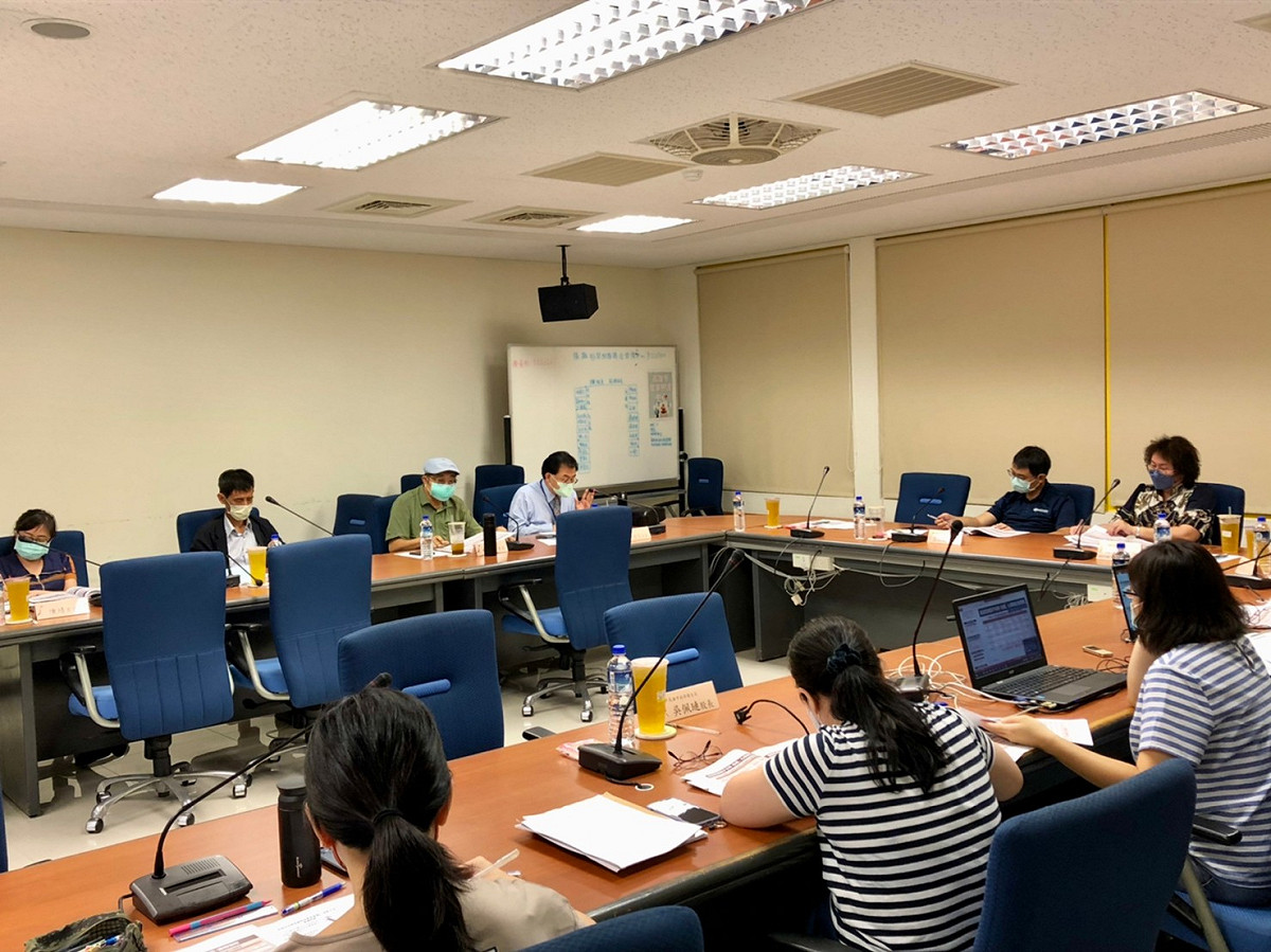高市府邀集專家討論自殺防治策略。 圖：高雄市衛生局/提供