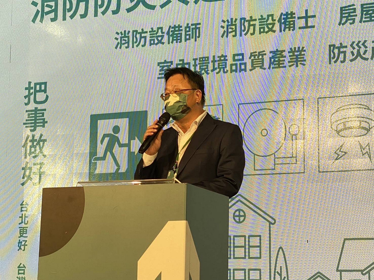 消防設備師全聯會理事長嚴順福痛批柯文哲。 圖：消防設備師全聯會提供