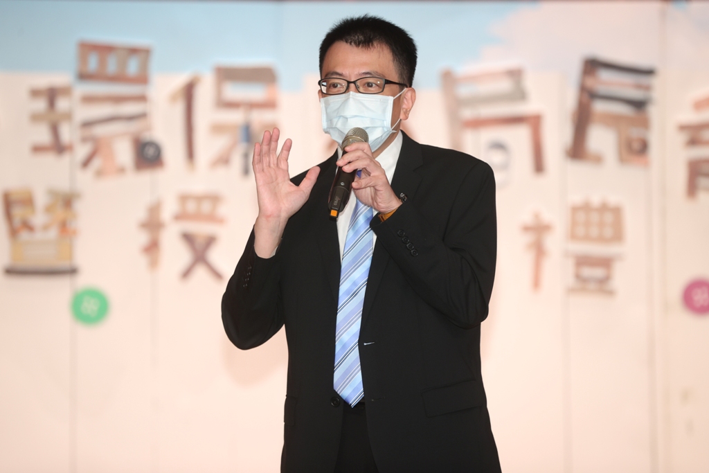 程大維致詞，期許小局長將所學帶回校園。 圖：新北市環保局提供