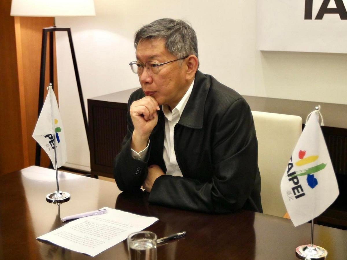 許淑華指出，大巨蛋屋頂光害問題、容留民眾周邊交通、防災疏散規劃等問題不但沒解決，還越來越多，批評柯文哲8年來一事無成。 圖：擷自柯文哲臉書