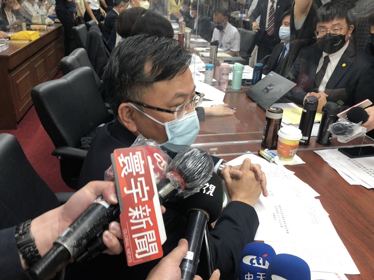 NCC主委陳耀祥會前受訪。 圖:陳佩君/攝