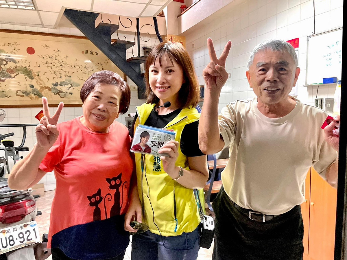 李雅慧(中)表示市府非常重視自殺防治問題。 圖：湧言會提供