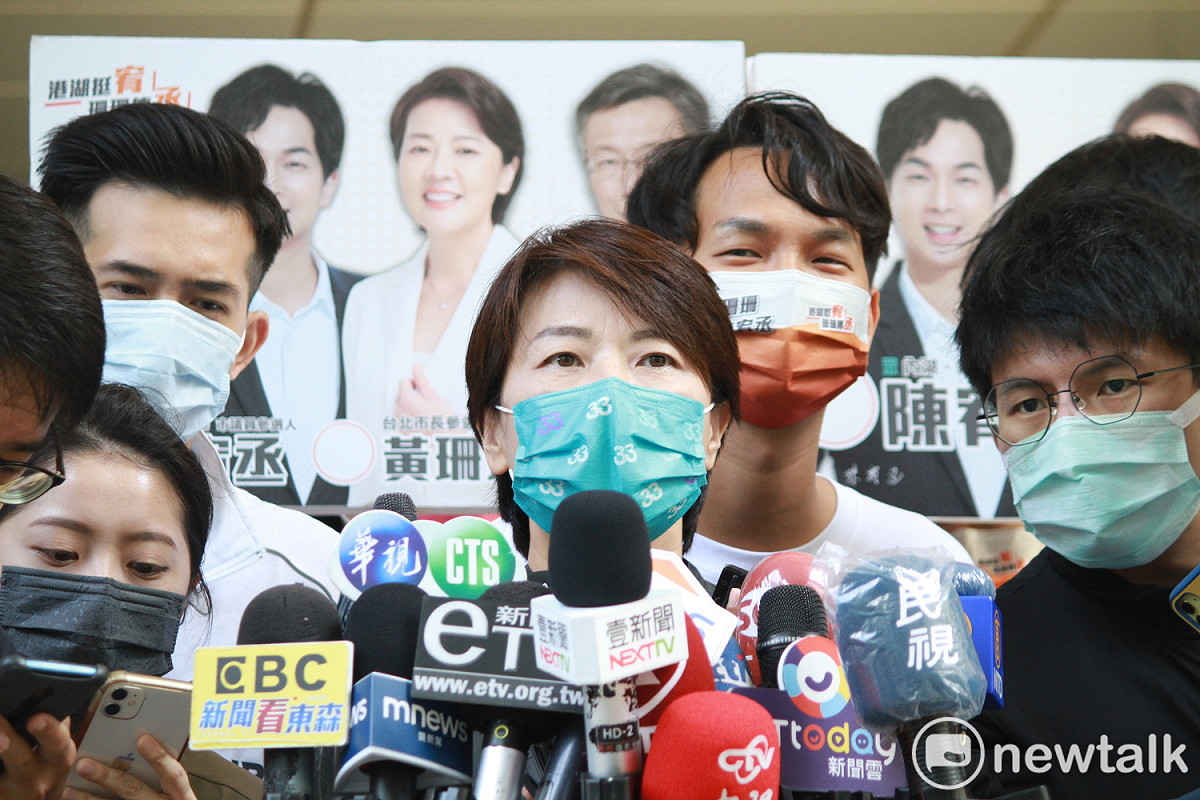 無黨籍台北市長參選人黃珊珊、民眾黨台北市議員參選人陳宥丞。 圖：周煊惠 / 攝