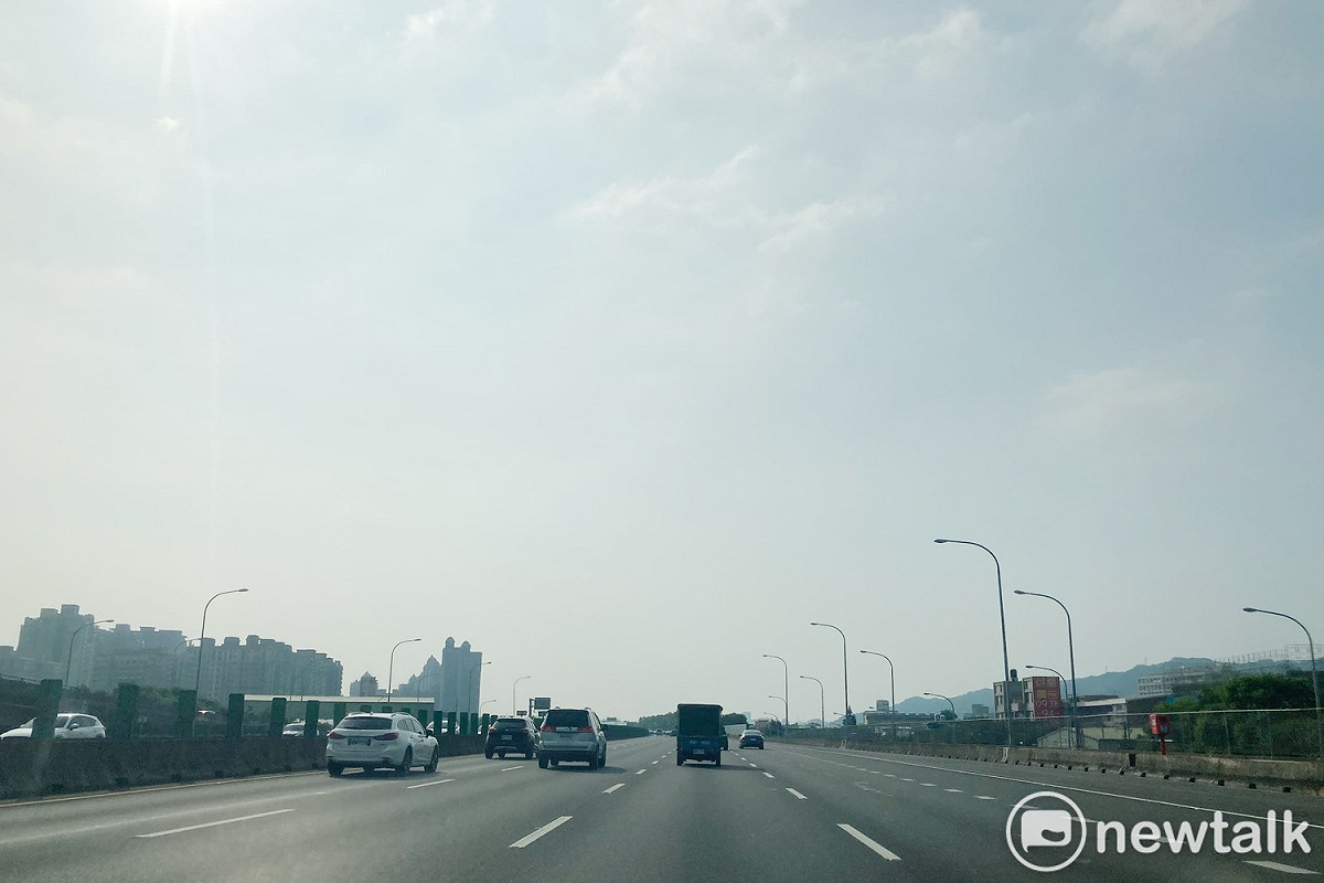 高速公路局統計歷年國慶連假國道每日平均肇事件數，其中，109年有95件、110年137件，均較年平均90件高出1～5成。 圖：林岑韋/攝(資料照)