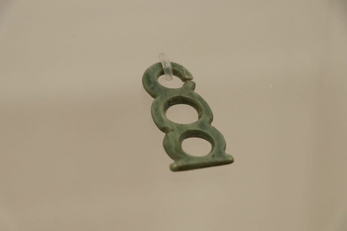 超稀有考古出土多環玉玦首度展出。 圖：十三行博物館提供