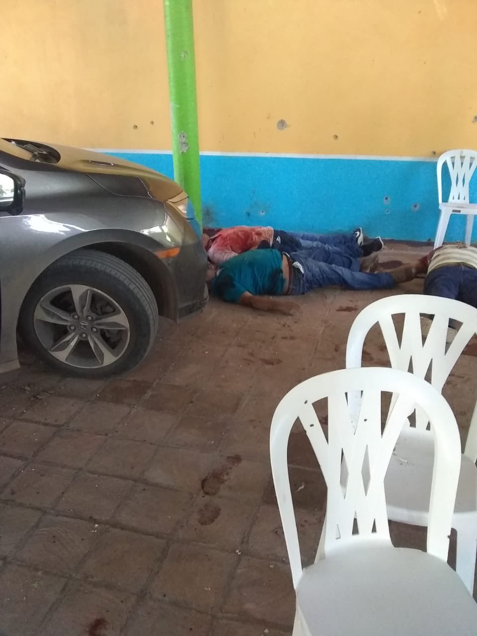 墨西哥南部城市格雷羅州聖米格爾·托托拉潘（San Miguel Totolapan）市政廳遭毒販開槍掃射。(資料照片) 圖：翻攝自推特