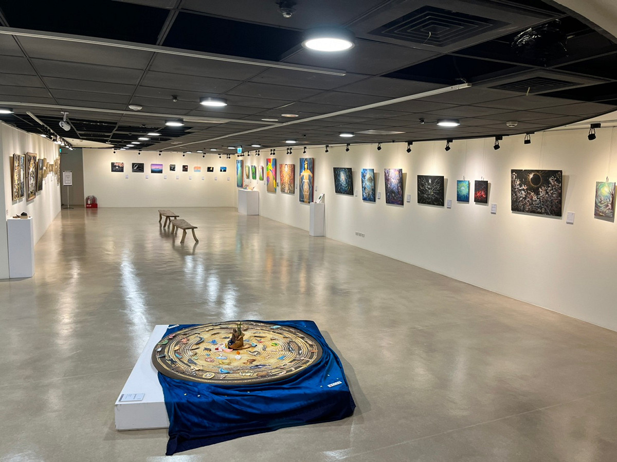 美麗永安×和光天使藝廊7人聯展，能量繪畫展現生命創傷後的愛與豐盛。 圖：新北市文化局提供