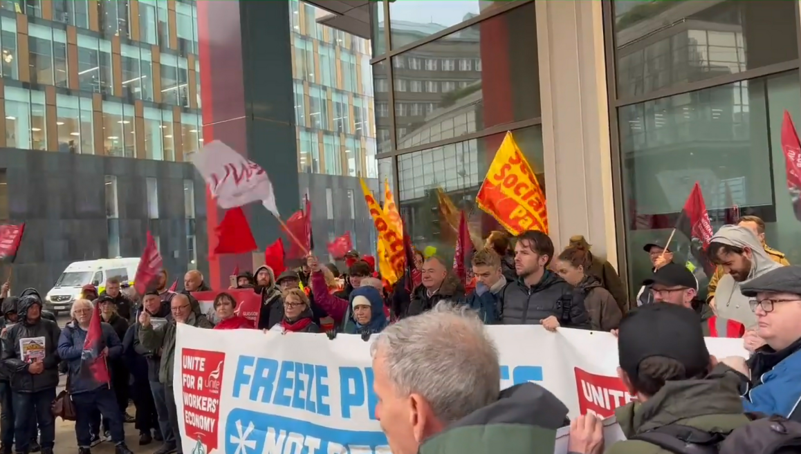 英國蘇格蘭的工人上週上街抗議能源價格飆升。 圖: 擷取自 We Are Protestors 推特