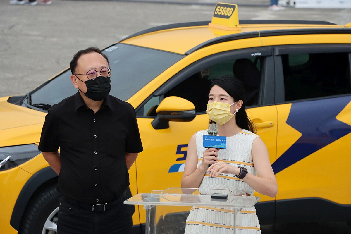 史哲(左)與林念臻。 圖：高雄市政府提供