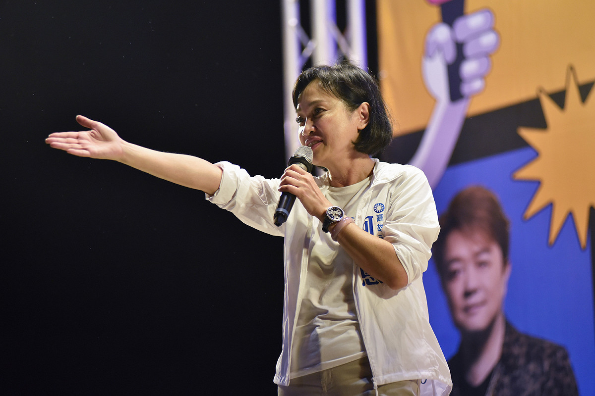 柯志恩開金嗓高歌「快樂的出航」。 圖：柯志恩競辦提供
