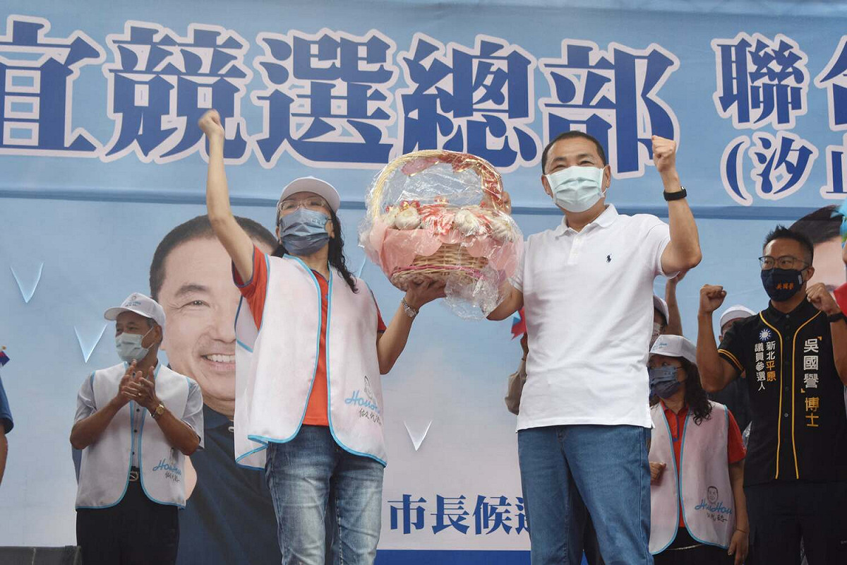 剩下50天，侯友宜拜託大家幫忙拉票、催票，繼續拚下去，讓大家比4年前拚出頭天。 圖：侯友宜競選辦公室/提供