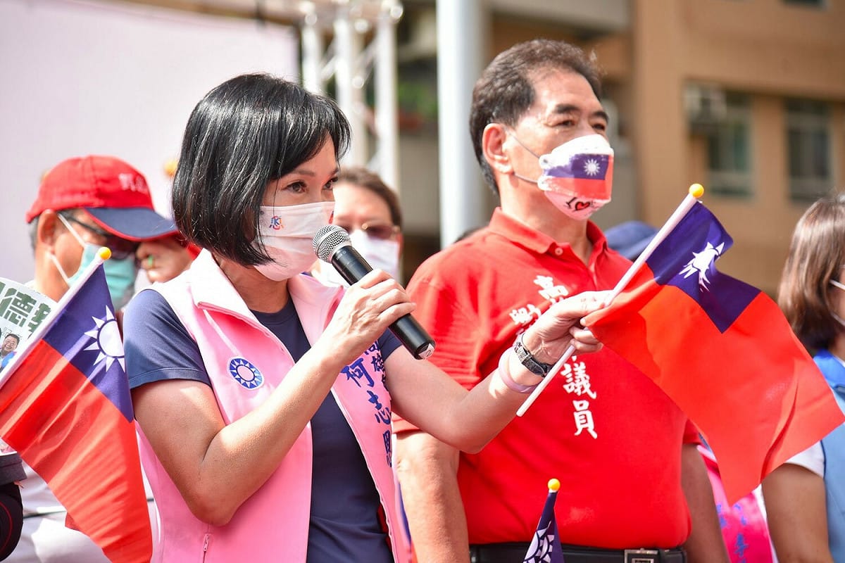 柯志恩(左)要民進黨不要政治操作。 圖：柯志恩競辦/提供