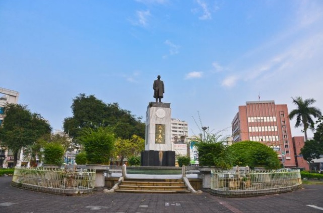 湯德章紀念公園，是唯一以228罹難者為名的紀念公園，追悼他守口如瓶，堅不透露台南工學院學生隊名冊，而壯烈犧牲，讓台南免於更多人在228事件罹難。 圖：翻攝台南市政府官網
