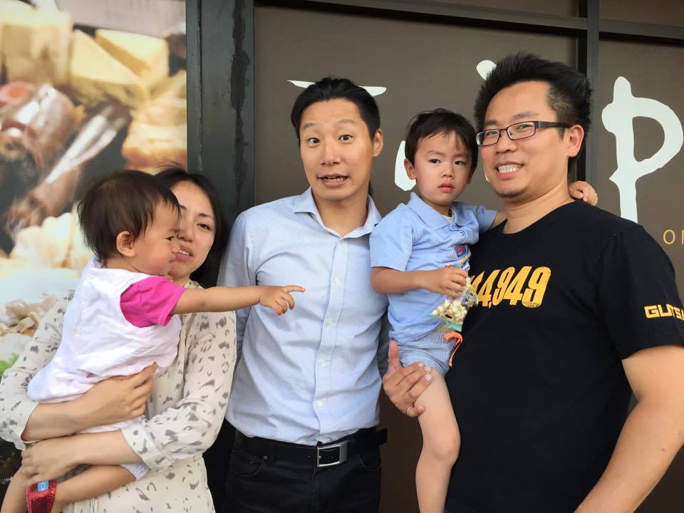時代力量立委林昶佐23日在臉書上表示，妻子、閃靈樂團團長Doris凌晨已經自然產下女兒「林米魯」。 圖：翻攝自林昶佐臉書