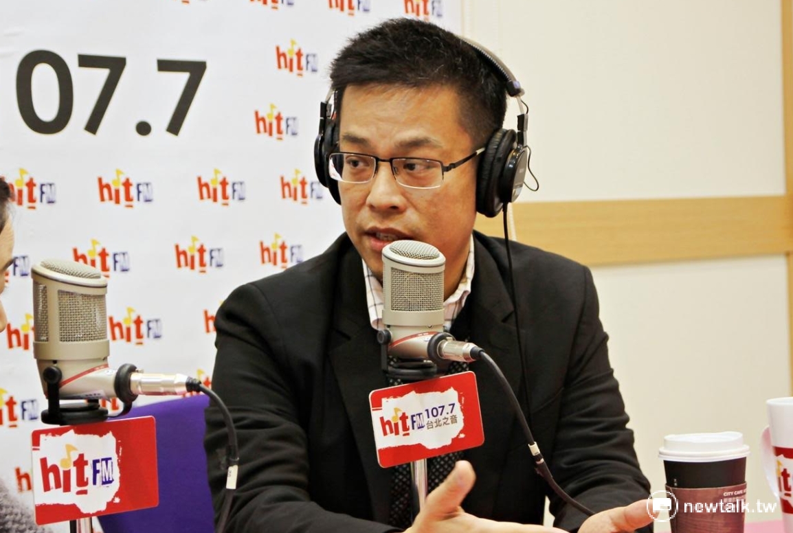 總統府發言人黃重諺表示，25日選擇向媒體公布總統與同運人士Vincent Huang對談的逐字稿後，「我整晚不好睡」，因為擔心對話公布後，會對當事人造成極大壓力。 圖：台北之音提供