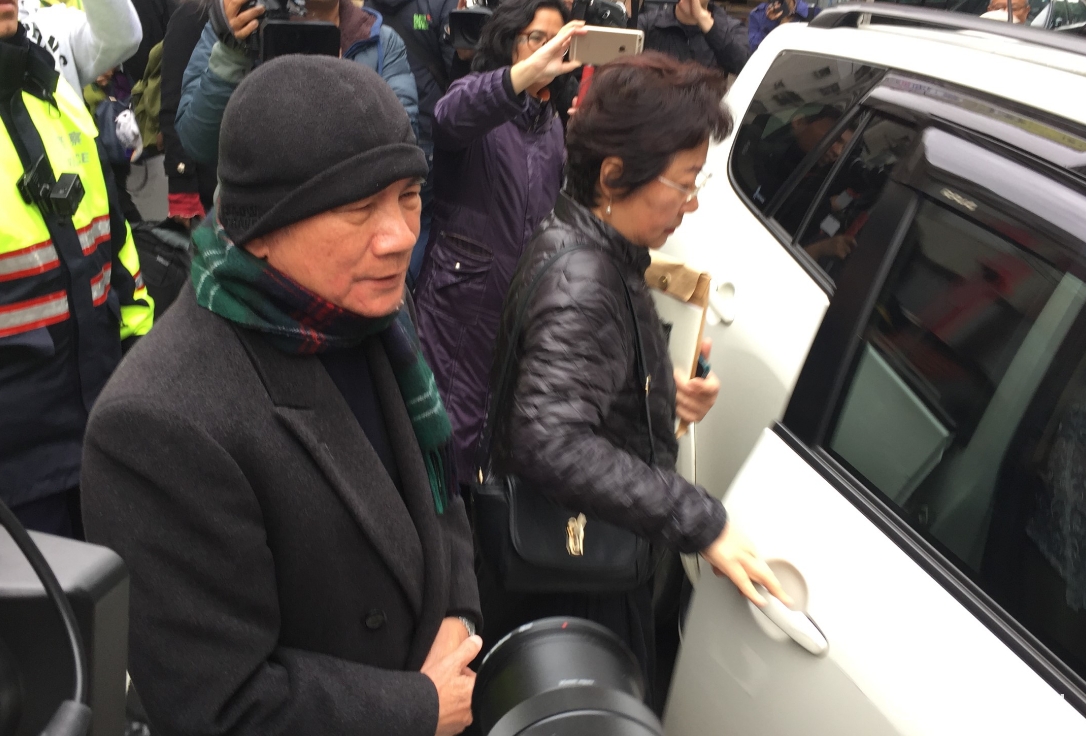 前民進黨主席林義雄參加完禮拜後，未發一語，快步離開。 圖：柯昱安/攝