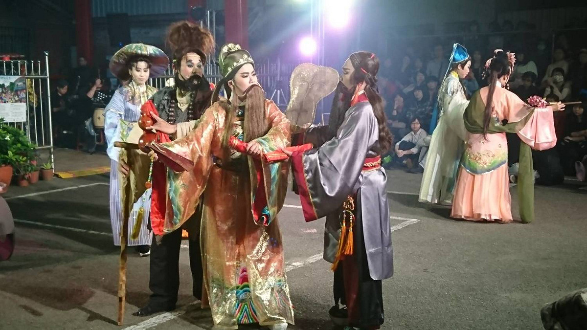 「鶯歌文化季」正式登場，5日晚間在鶯歌福興宮廣場以祈福酬神大戲揭開序幕。 圖：蘇巧慧服務處提供