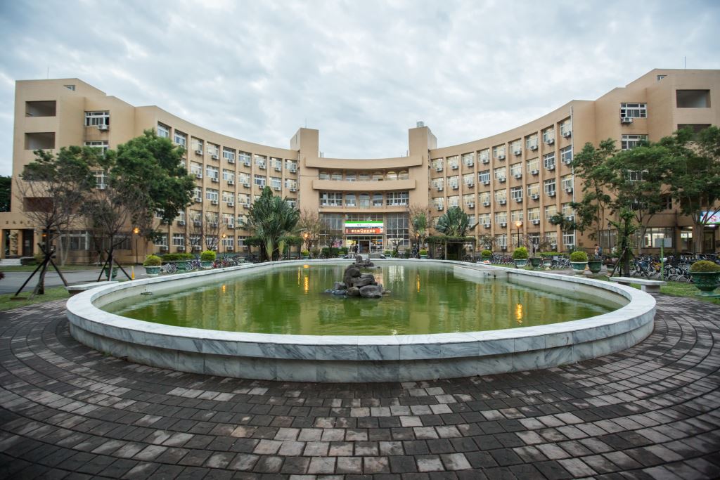 漫步在中央大學中，重溫青春校園時光。  圖：翻攝自桃園觀光導覽網