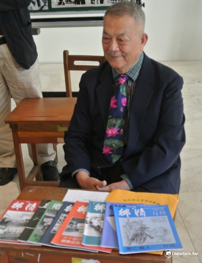 當年反杜邦的領導人物前鹿港鎮長李棟樑出席記者會，提供刊載反杜邦文章「鄉情雜誌」復刻版。 圖：唐復年/攝