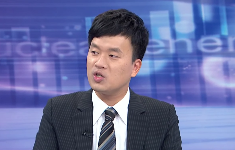 Lamigo桃猿隊總經理劉玠廷直言，余政憲、趙士強2個棒協常務理事進了體發會，台灣的體育環境也沒有變得比較好。 圖：翻攝自公視「有話好說」節目