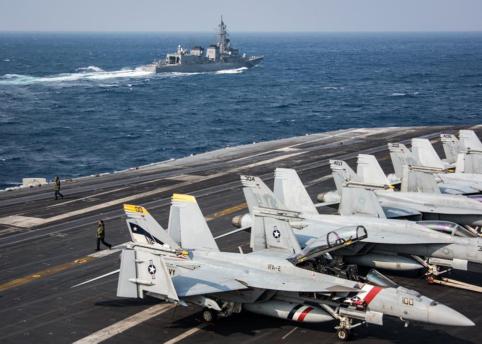美國航空母艦「卡爾文森號」也被稱為「海上軍事基地」，可搭載80多架飛機。 圖：翻攝卡爾文森號臉書/美國海軍Mass Communication Specialist 2nd Class Sean M. Castellano