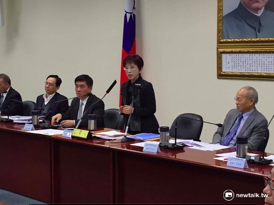 針對國民黨中常會上週通過的黨代表選舉制度變革，國民黨15日召開中常會仍對此爭論不休。 圖：鄭佑漢/攝
