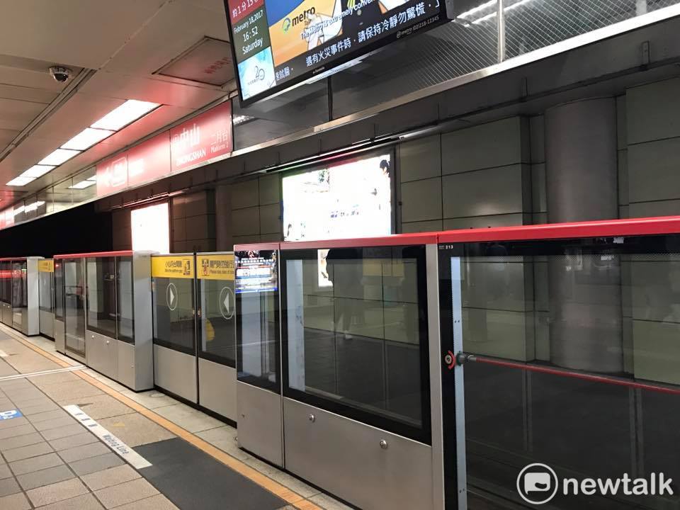 北捷未來在淡水信義線和松山新店線，設置「孕婦親子優先候車區」。 圖：呂佳峻/攝