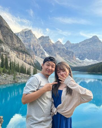 Mira發出與男友Josh的甜蜜合照，打下「I said yes」。 圖：翻攝自Youtuber Mira IG