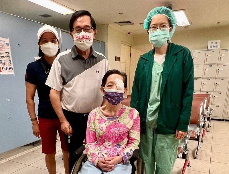 吳淑珍2022年雙十節因左上眼瞼惡性腫瘤接受手術。 圖：翻攝陳水扁臉書（資料照片）