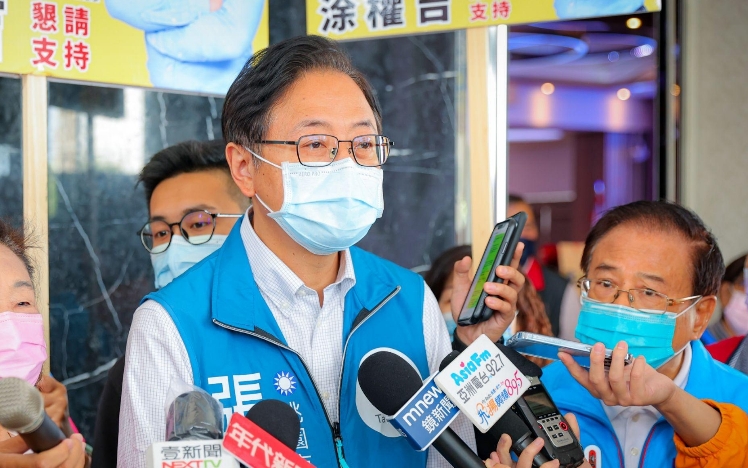 張善政表示，鄭運鵬雖有立委名義，但完全沒有在替桃園地方做事。 圖：林昀真／翻攝